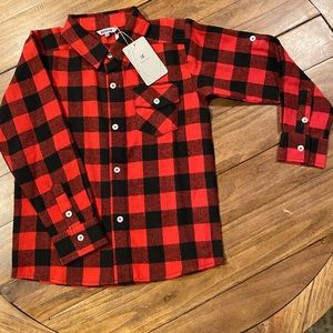 NWT boys size 7/8 red/black flannel shirt. Bienzoe